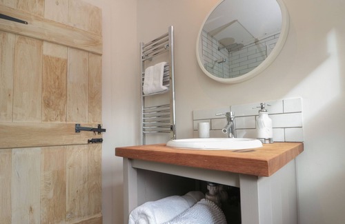 Scawton Cottage | THE BARN, pet friendly, character holiday cottage in Brandsby