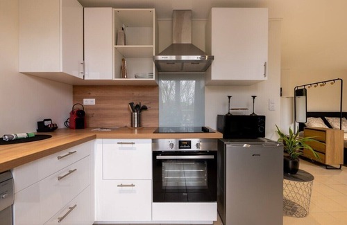 Sable-sur-Sarthe Apartment | The Baroque Room ~ Autonomous Arrival