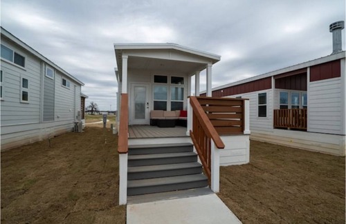 Austin Cabin | The Barton - Luxury Tiny Home in Austin, TX