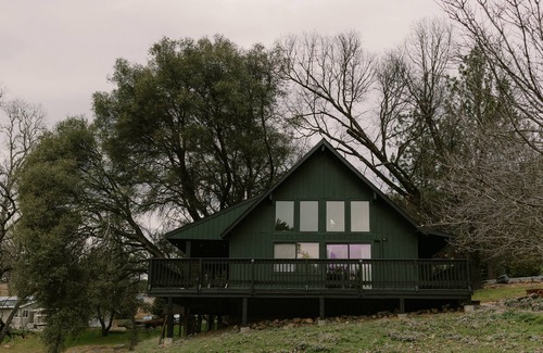Groveland House | The Base Cabin A Frame - Your Gateway to Yosemite, Relaxation and Chill Vibes