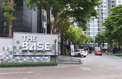 Phra Khanong Nuea Apartment | The Base Park West - Bangkok Sukhumvit 77