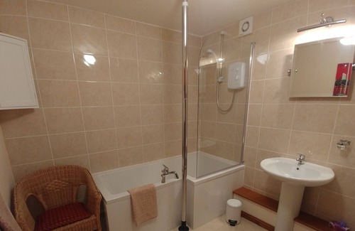 Ledbury Apartment | The Basement is a self-contained ground floor apartment set in 2 acres of garden