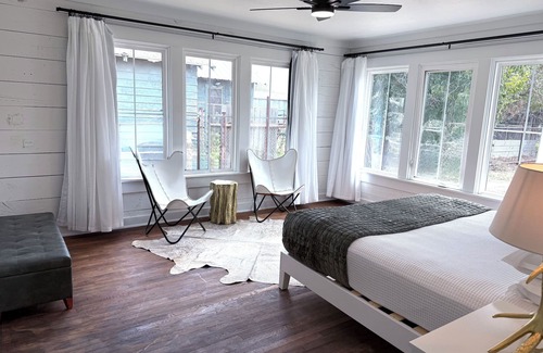 Albany Cabin | The Bass Hall Casita on Hubbard Shores