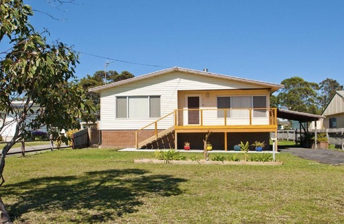 Culburra Beach Cottage | The Batch – pet friendly house