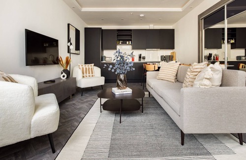 Shaftesbury Apartment | The Battersea Loft - Modish and Bright 1BDR Flat