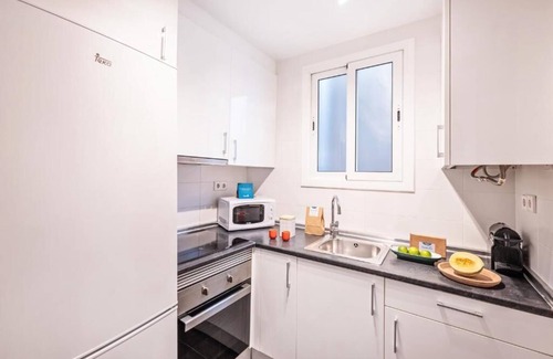La Nova Esquerra de l'Eixample Apartment | The Bauhaus BCN Building, perfect for large groups!