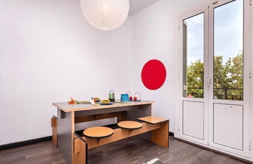 La Nova Esquerra de l'Eixample Apartment | The Bauhaus BCN Building, perfect for large groups!