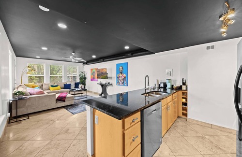 Cherokee Triangle Apartment | The BAX: 3 Story Retreat w/Patios in Highlands