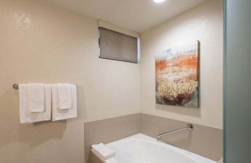 Waikoloa Hotel | The Bay Club, a Hilton Grand Vacations Club - 2 Bedroom Plus