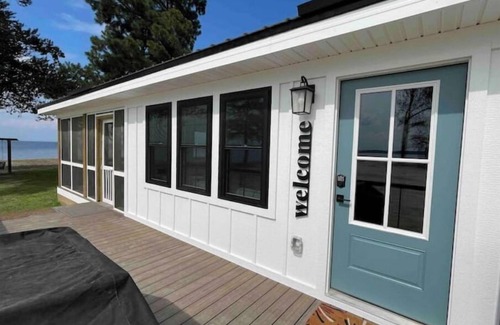 Columbia House | The Bay House