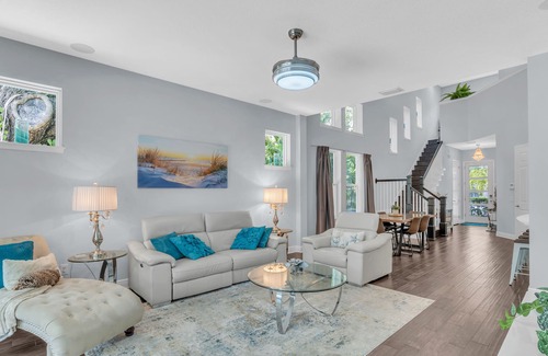 Alta Vista House | The Bay Street Hideaway- Private, Heated Pool with 4 Bedrooms