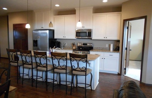 Spirit Lake House | The Bayside - Four Bedroom Bridges Bay Cabin!