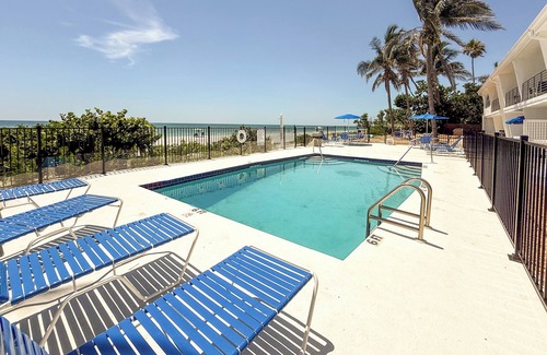 Trailer Estates Apartment | THE BEACH #107 Summer special 210 nite+fees Beachfront Full View
