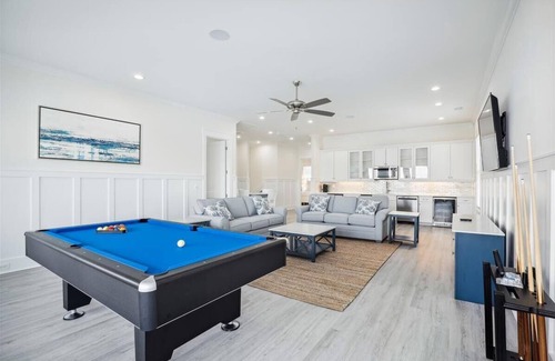 Cherry Grove Beach House | The Beach Club 8BR OF House in Cherry Grove