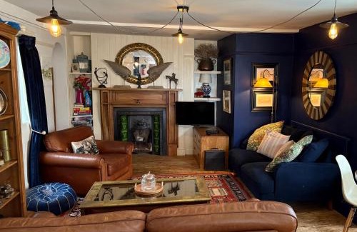 Sandgate House | The beach cottage