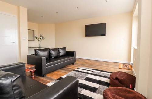 Thornton-Cleveleys House | THE BEACH HOUSE, family friendly, with a garden in Cleveleys