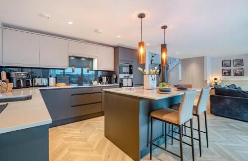 Lancing House | The Beach Hideaway - Lancing