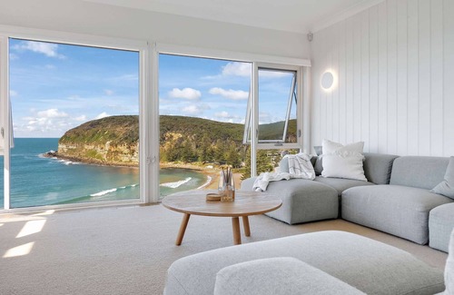 Macmasters Beach House | "The Beach Hive" - Absolute Beachfront