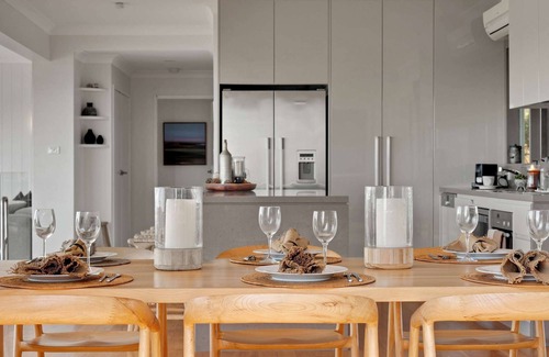 Macmasters Beach House | "The Beach Hive" - Absolute Beachfront