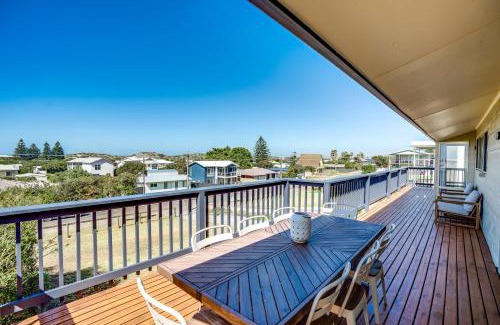 Goolwa Beach House | The Beach House 64 Neighbour Ave Goolwa Beach - No Linen Included