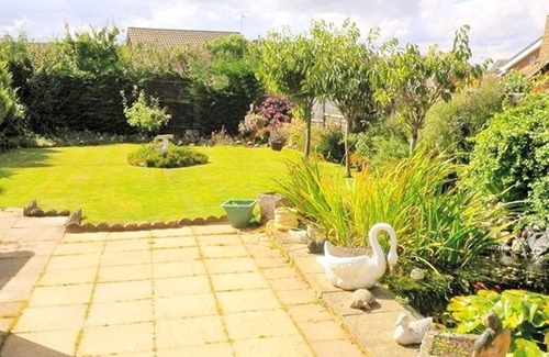 Sutton-on-Sea Cottage | The Beach House! ❤️ Close to Attractions ★ Parking ★ Large Garden ★ Pet Friendly