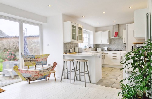 East Wittering Cottage | The Beach House - Wittering - a bungalow that sleeps 6 guests in 3 bedrooms