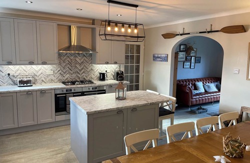 Trearddur Bay Cottage | THE BEACH HOUSE TREARDDUR BAY, family friendly in Trearddur Bay