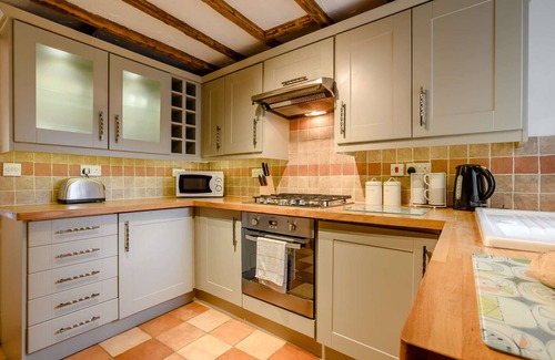 Pakefield House | The Beach Hut - Two Bedroom House, Sleeps 4