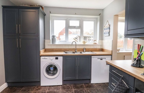 Hornsea Cottage | THE BEACH HUTS, pet friendly, with a garden in Hornsea