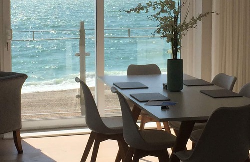 Southsea Apartment | THE BEACH - Penthouse Apartment with sea views of the Isle of Wight