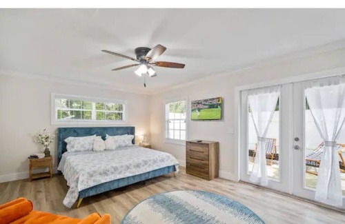 Vero Beach House | The Beach Retreat, Chic 3Bdrm Home, Jacuzzi Hottub