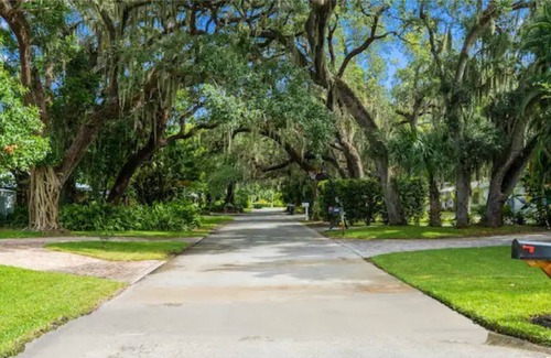 Vero Beach House | The Beach Retreat, Chic 3Bdrm Home, Jacuzzi Hottub