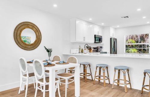 Juno Beach Condo | The Beach Villa in Juno! 3-Steps to the Beach