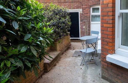 Eastbourne Seafront Apartment | The Beach Way- specious Apt