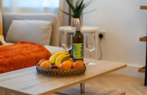 Eastbourne Seafront Apartment | The Beach Way- specious Apt