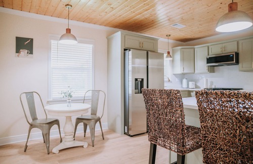 Ocean Springs House | The Beachcomber B - 2 bedroom in Golf Cart District near beaches and downtown!