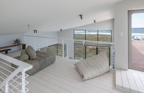 Sunset Beach House | The Beachfront Lodge @ Ocean 9