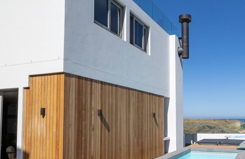 Sunset Beach House | The Beachfront Lodge @ Ocean 9