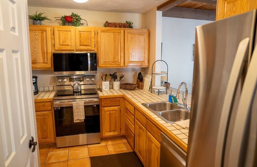 Lake City House | The Bear Hug Inn - Northshore #3 - Townhome on the Shore of Lake San Cristobal