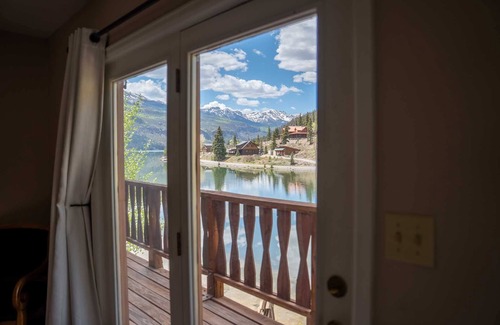 Lake City House | The Bear Hug Inn - Northshore #3 - Townhome on the Shore of Lake San Cristobal