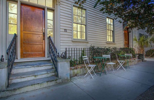 Cannonborough Elliotborough Apartment | The Beat | 2BR in the Heart of Downtown Charleston