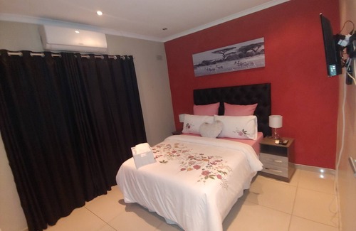 Cape Town House | The Beautiful Zenith House (ZH) Welgelegen