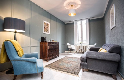 Carcassonne House | The beautifully restored 1850s French townhouse with views of the Cite and river