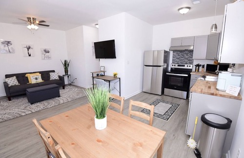 Memphis House | *The Bee Hive* cozy space, minutes from Downtown