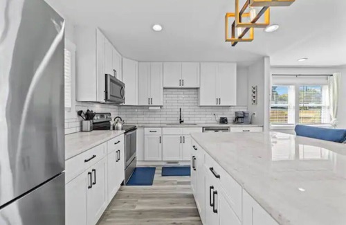 Greensboro House | The Beech House - 3 BR 5 bed home - Downtown Gboro