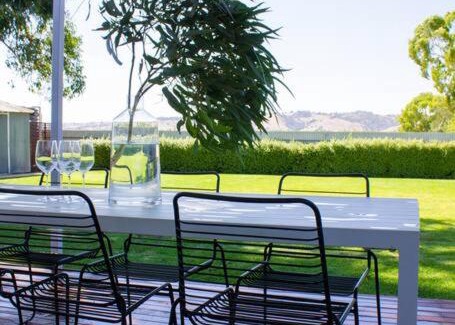 Tanunda House | The Beech House-Hill views, peaceful location, 2BR