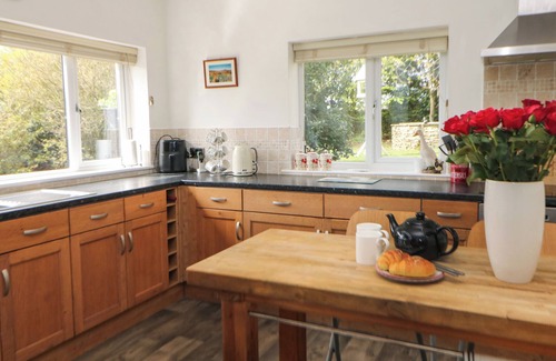 Matlock House | THE BEECHES, pet friendly, with open fire in Winster