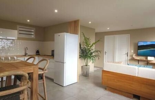 Basse-Terre Apartment | The beige setting: sea view!