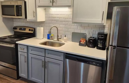 Huntsville Apartment | The Bell Lux Stes "Gated" Centrally Located ,Cozy in beautiful H'ville Gym, WiFi
