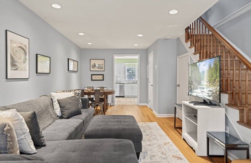 Passyunk Square Apartment | The Bella Vista Townhouse